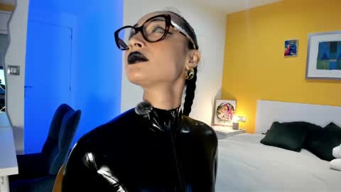 Lola online show from 03.20.26