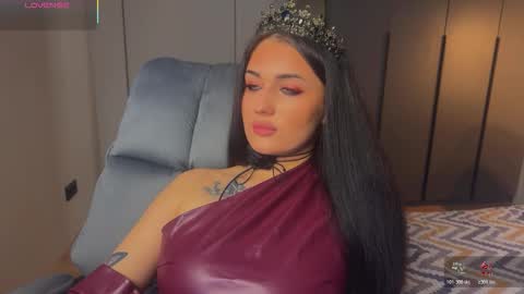 Snapshot of mygoddesshecate chatting on 11.01.25 Hecate online show from 11.01.25