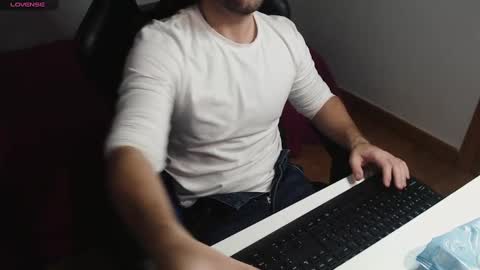 Snapshot of myhairymacho chatting on 03.09.25 Juan OF myhairymacho online show from 03.09.25