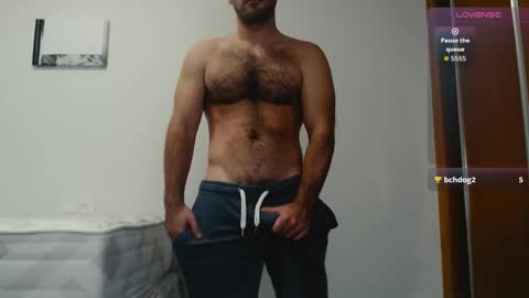 Snapshot of myhairymacho chatting on 11.04.25 Juan OF myhairymacho online show from 11.04.25