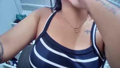 Snapshot of myhoney_hot chatting on 01.04.25 myhoney_hot online show from 01.04.25