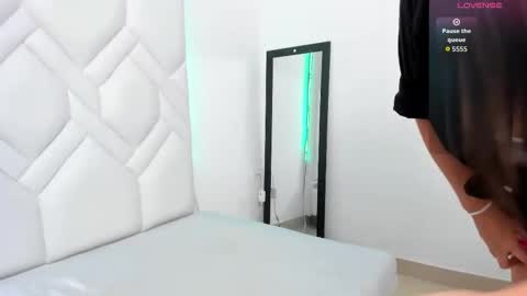 LINDA  AND EMILIO online show from 09.25.25