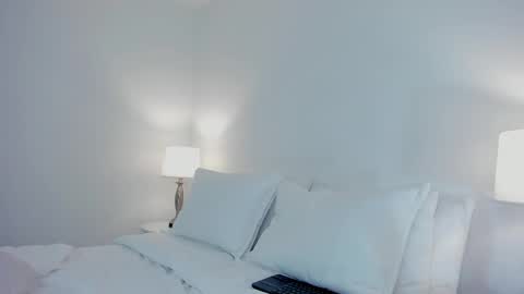 Snapshot of mylerosex chatting on 10.14.25 Myle online show from 10.14.25