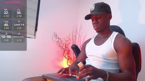 Snapshot of mylowallacee chatting on 01.22.25 Mylo Wallace  online show from 01.22.25
