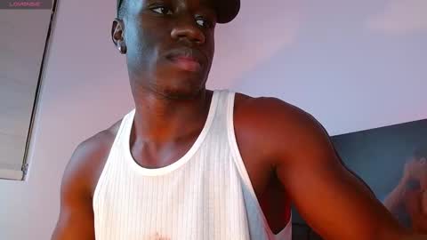 Snapshot of mylowallacee chatting on 02.11.25 Mylo Wallace  online show from 02.11.25