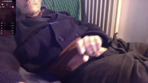 Snapshot of mynakedbeach chatting on 12.12.24 Bi sexy guy lovense hush is on private is open or password show tip if you like. online show from 12.12.24