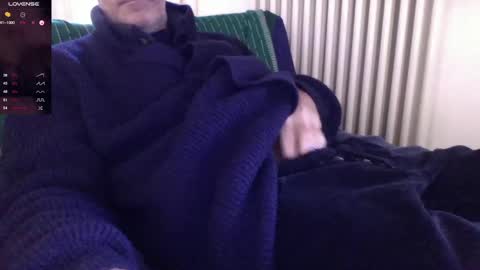 Snapshot of mynakedbeach chatting on 12.31.24 Bi sexy guy lovense hush is on private is open or password show tip if you like. online show from 12.31.24