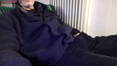 Snapshot of mynakedbeach chatting on 01.29.25 Bi sexy guy lovense hush is on private is open or password show tip if you like. online show from 01.29.25