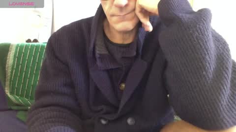 Snapshot of mynakedbeach chatting on 02.21.25 Bi sexy guy lovense hush is on private is open or password show tip if you like. online show from 02.21.25