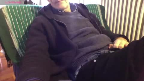 Bi sexy guy lovense hush is on private is open or password show tip if you like. online show from 01.15.26