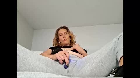 myownqueen100 online show from 09.18.25
