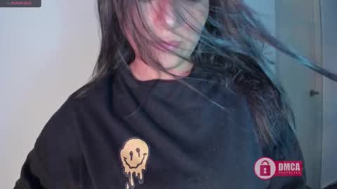 Snapshot of mypretty_isabella chatting on 02.19.25 Bella online show from 02.19.25