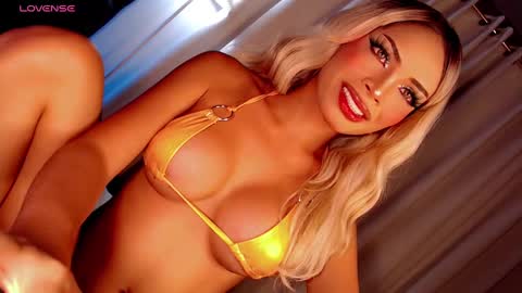 Snapshot of mysterious_olivia chatting on 03.08.25 Olivia online show from 03.08.25