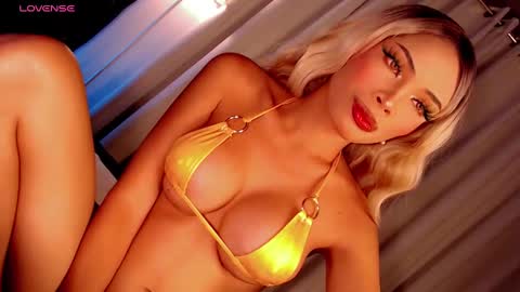 Snapshot of mysterious_olivia chatting on 03.10.25 Olivia online show from 03.10.25