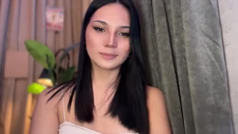 UR GIRL NEXTDOOR online show from 04.11.26