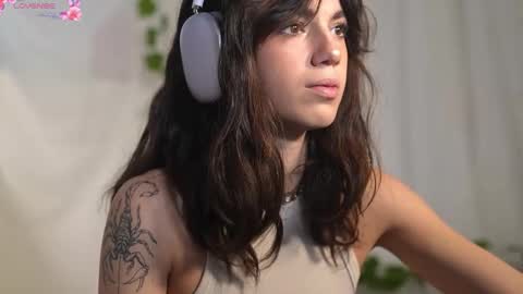 Snapshot of mystica_ chatting on 10.08.25 MILLI online show from 10.08.25