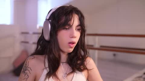 Snapshot of mystica_ chatting on 10.10.25 MILLI online show from 10.10.25