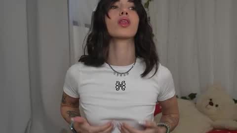 Snapshot of mystica_ chatting on 10.18.25 MILLI online show from 10.18.25