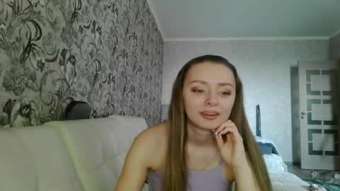 Snapshot of mysticglimmer chatting on 03.26.26 Anika online show from 03.26.26