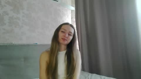 Snapshot of mysticglimmer chatting on 04.25.26 Anika online show from 04.25.26