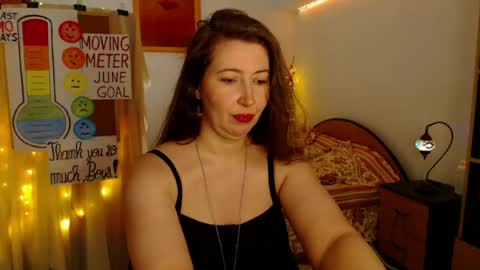 Snapshot of mystydew chatting on 06.19.26 MystyDew online show from 06.19.26