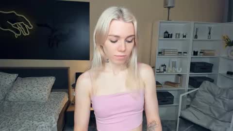 Snapshot of myviolet_rush chatting on 09.24.25 Olivia or just olive online show from 09.24.25