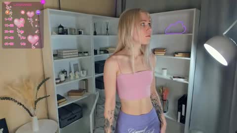 Snapshot of myviolet_rush chatting on 10.02.25 Olivia or just olive online show from 10.02.25