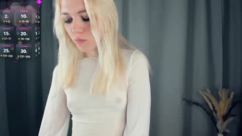 Snapshot of myviolet_rush chatting on 10.17.25 Olivia or just olive online show from 10.17.25