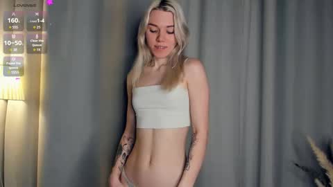 Snapshot of myviolet_rush chatting on 10.30.25 Olivia or just olive online show from 10.30.25