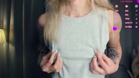 Snapshot of myviolet_rush chatting on 11.07.25 Olivia or just olive online show from 11.07.25