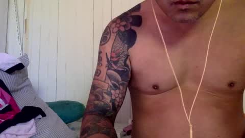 str8 dom alphaAsian Daddy type. sorry not bi or  curious but i dont judgediscrimenate. online show from 02.02.25
