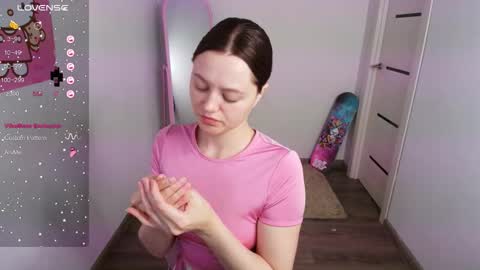 Eva  online show from 10.07.25