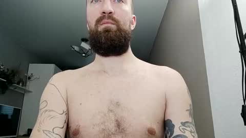 Snapshot of n22day22 chatting on 11.14.25 Mr Bigmagnum online show from 11.14.25