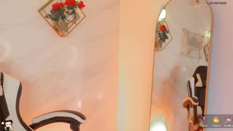 naamah_b online show from 10.11.25