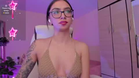 Snapshot of naath_ chatting on 01.27.25 anny online show from 01.27.25
