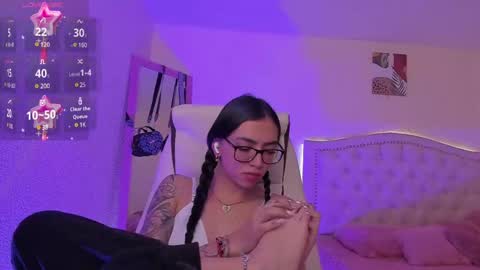 Snapshot of naath_ chatting on 01.30.25 anny online show from 01.30.25