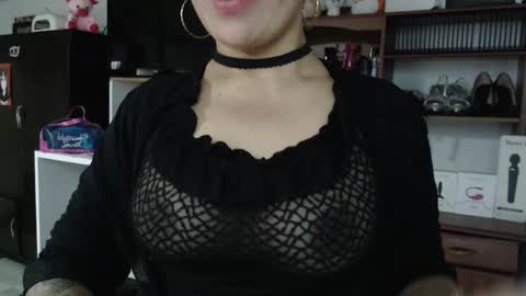 Snapshot of nadia_abaud chatting on 02.02.25 Nadia  online show from 02.02.25