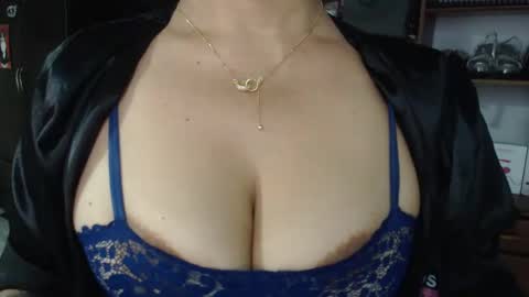 Snapshot of nadia_abaud chatting on 02.16.25 Nadia  online show from 02.16.25