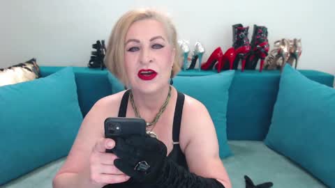 Snapshot of nadiafemdom chatting on 05.15.26 NadiaFemDom online show from 05.15.26