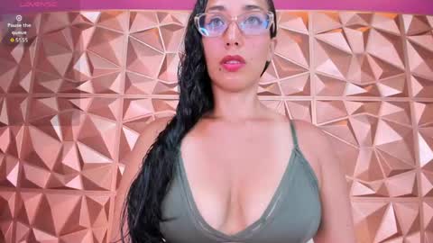Snapshot of nadiajalil chatting on 04.29.26 nadiajalil online show from 04.29.26