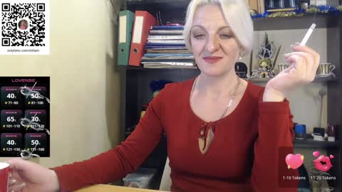 Snapshot of nadin_slut chatting on 12.23.24 Nadin online show from 12.23.24