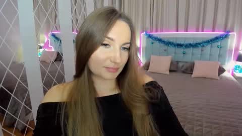 NadinGracefull online show from 12.20.25