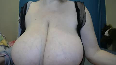 nadinnnea online show from 01.25.25