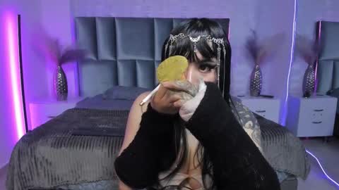 Naenia online show from 01.14.26