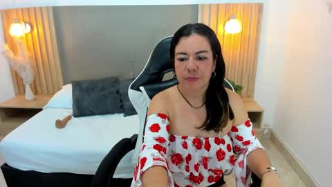 N A H I A online show from 01.26.25