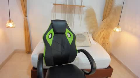 N A H I A online show from 01.31.25