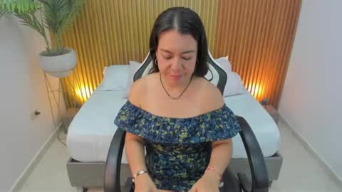 N A H I A online show from 02.12.25