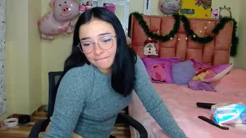 nahia cute     only   online show from 12.27.24