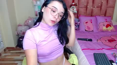 nahia cute     only   online show from 01.08.25