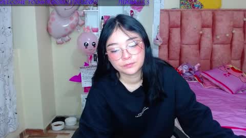 nahia cute     only   online show from 02.13.25